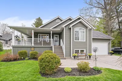 Detached in Wasaga Beach