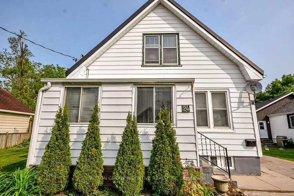 24 Henry Street, Barrie, ON L4N 1C4