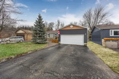Detached in Clearview