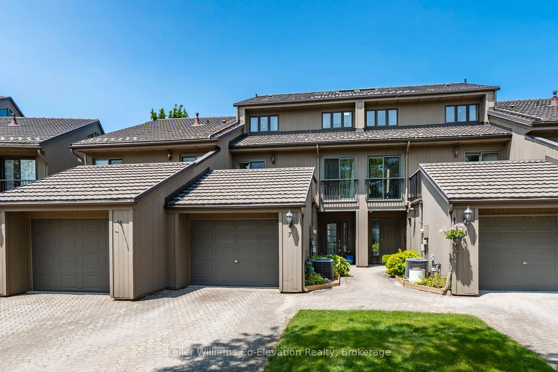 8 Beck Boulevard 7, Penetanguishene, On L9m 1c3