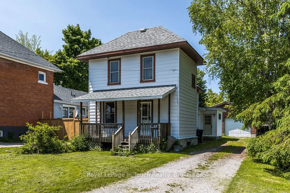 242 Barnett Avenue, Midland, ON L4R 1N1