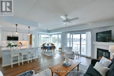 Condo Apartment in Collingwood