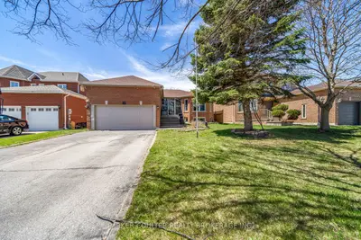 Detached in Barrie