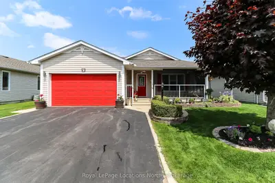 Detached in Wasaga Beach