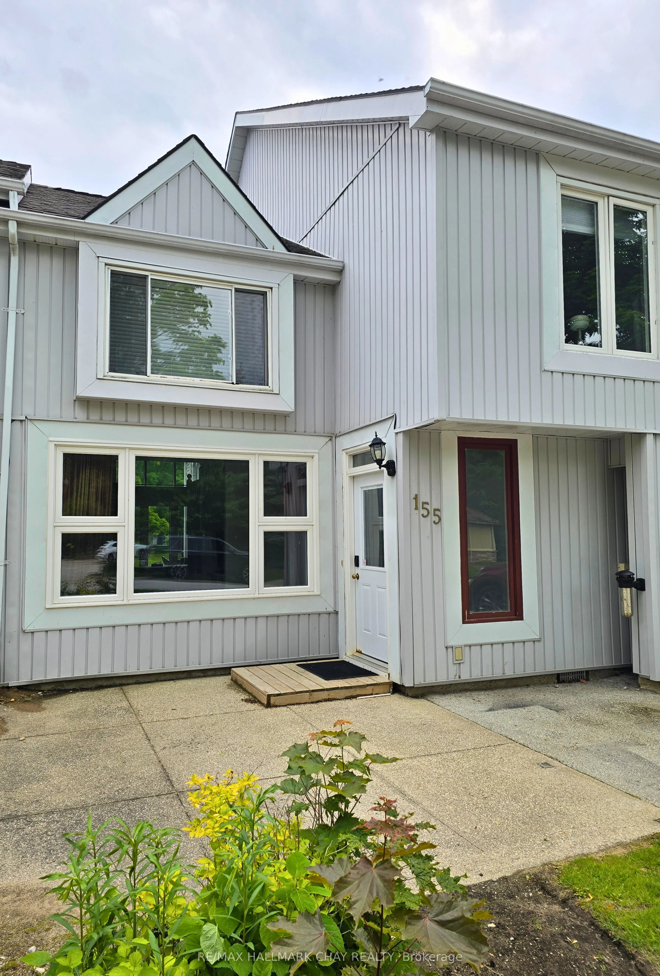 155 Vacation Inn Drive, Collingwood, ON L9Y 5G4
