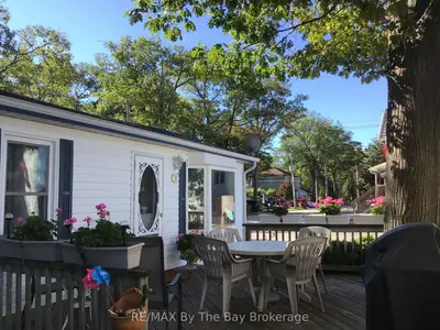 Detached in Wasaga Beach
