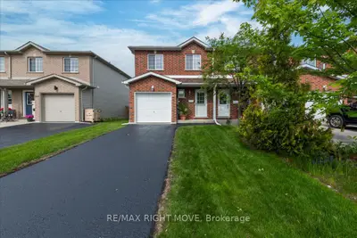 Att/Row/Townhouse in Orillia