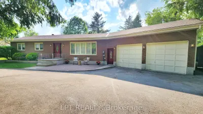 Detached in Springwater