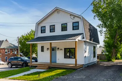 Detached in Midland