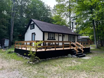 Detached in Wasaga Beach