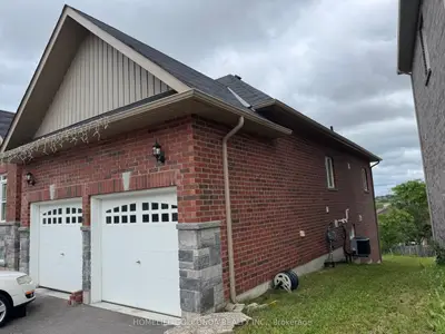 Detached in Orillia
