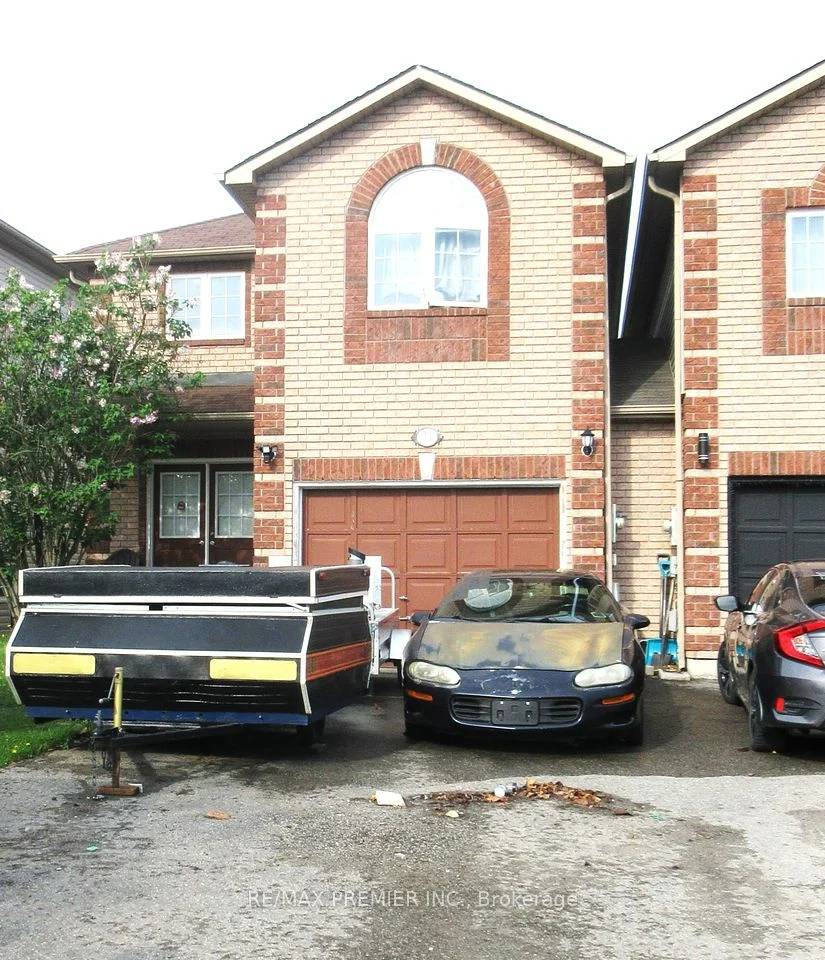 21 COURTNEY Crescent, Barrie, ON L4N 5S7