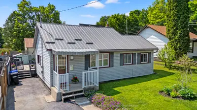 Detached in Midland