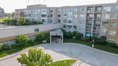 Leasehold Condo in Barrie