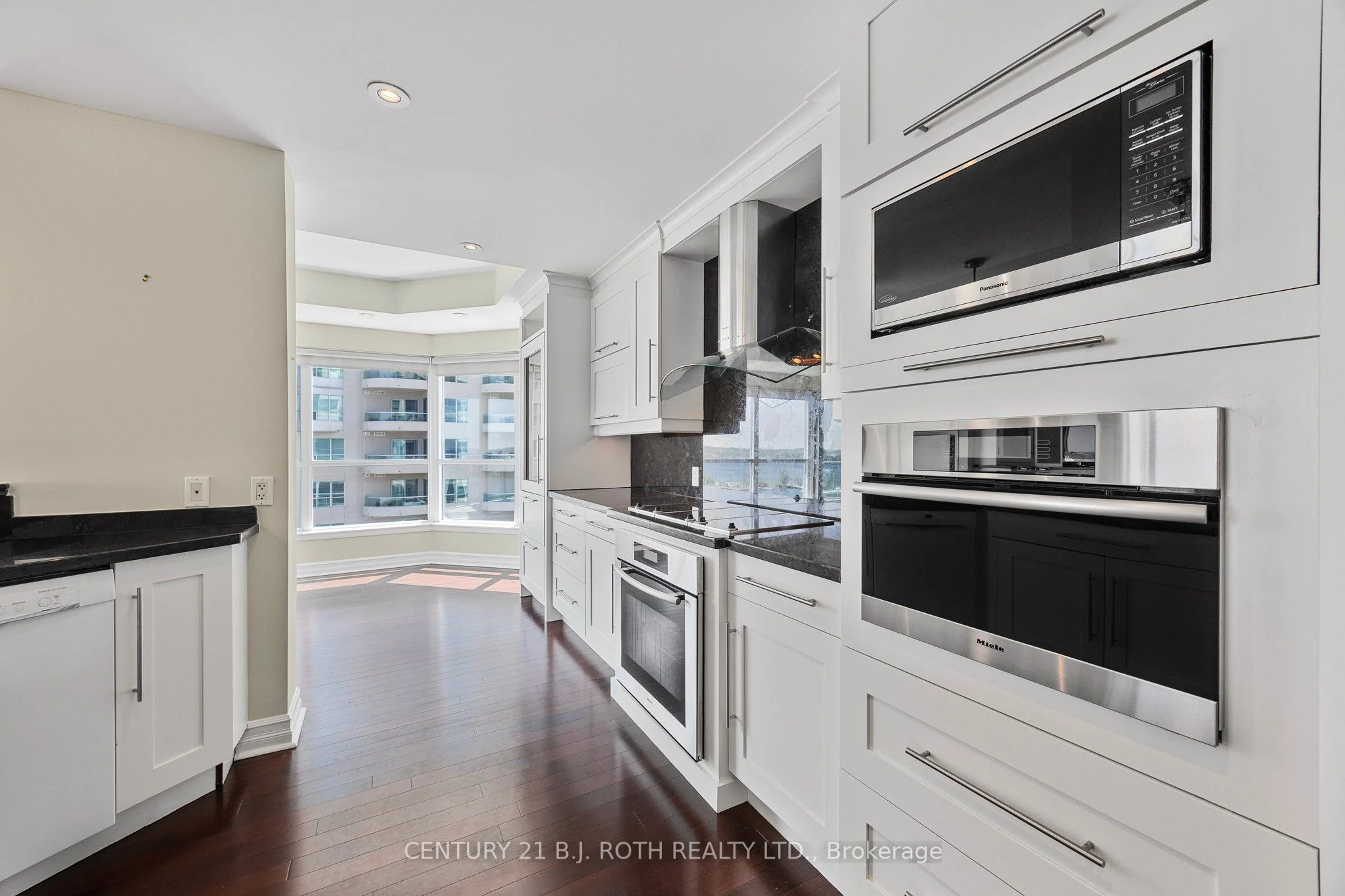 6 Toronto Street 803, Barrie, ON L4N 9R2