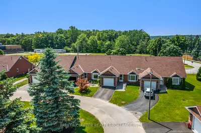 Condo Townhouse in Penetanguishene