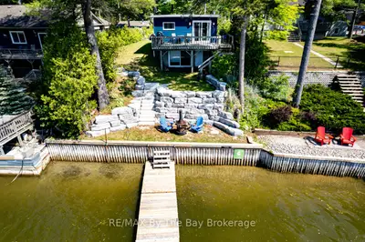 Detached in Wasaga Beach
