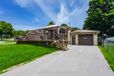 Detached in Midland
