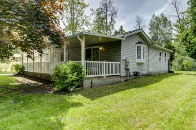 Detached in Wasaga Beach