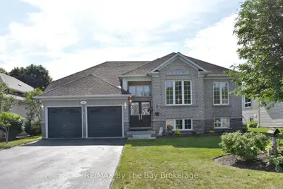 Detached in Wasaga Beach