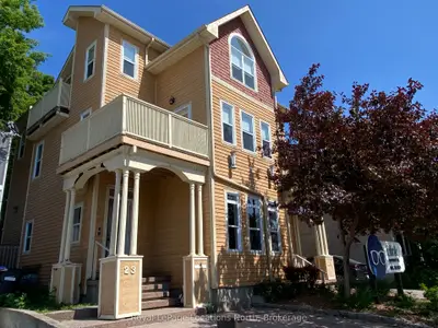 Triplex in Collingwood