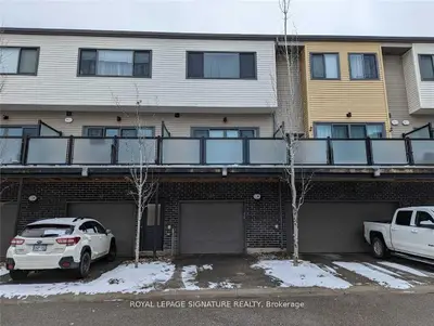 Condo Townhouse in Barrie