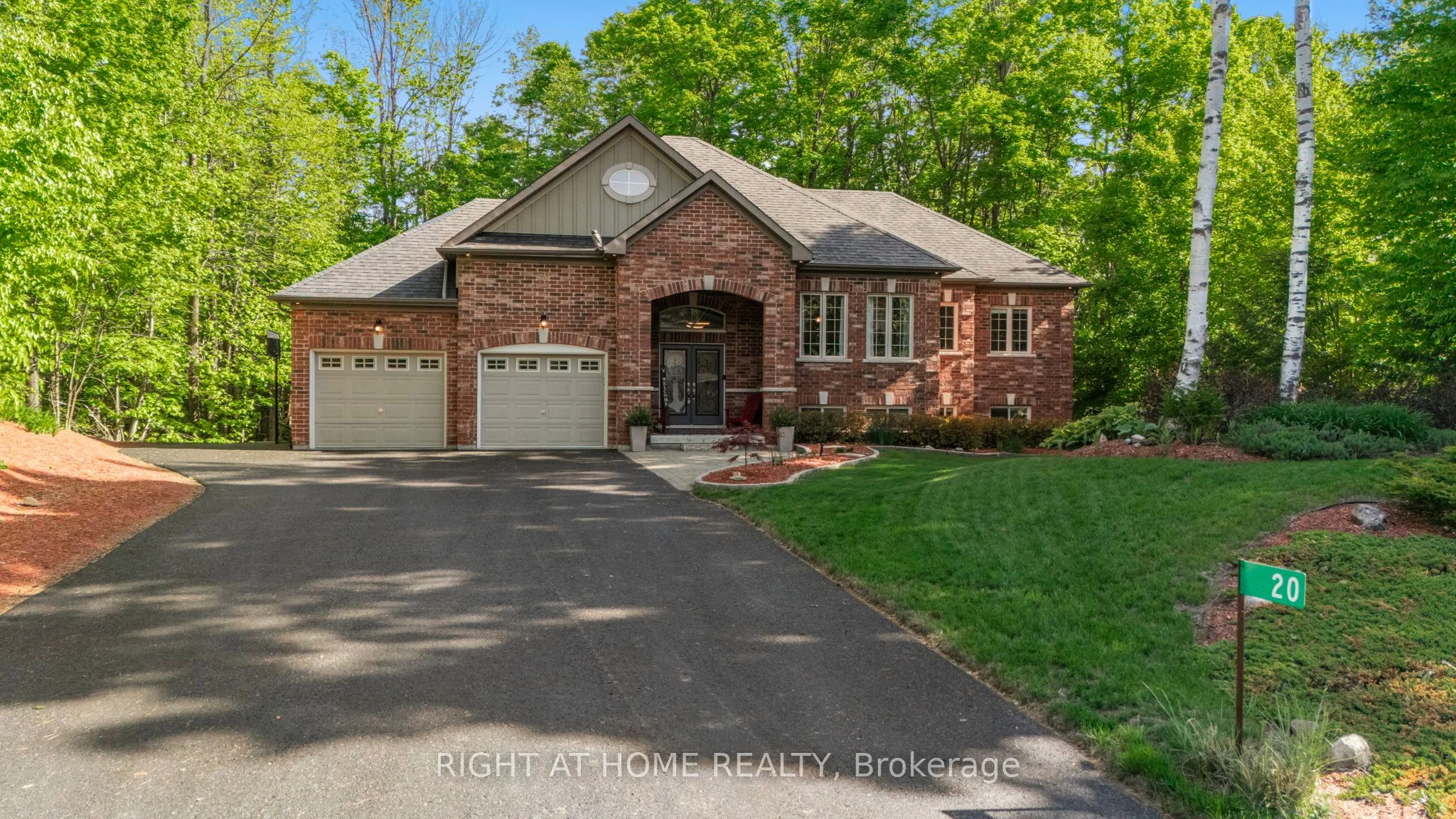 Detached in Oro-Medonte
