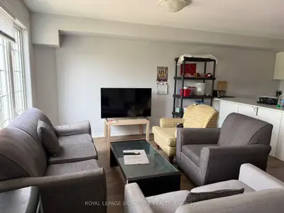 Condo Townhouse in Barrie