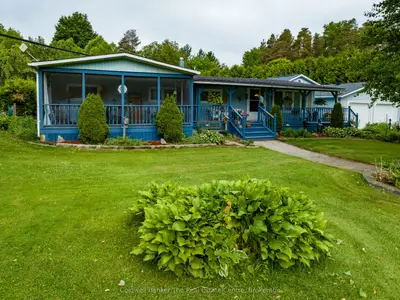 Detached in Clearview