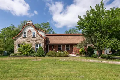 Detached in Clearview