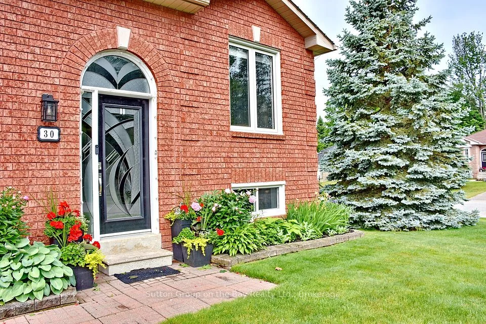 30 Acorn Crescent, Wasaga Beach, ON L9Z 1L6