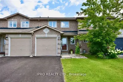 Att/Row/Townhouse in Barrie