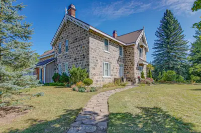 Detached in Springwater