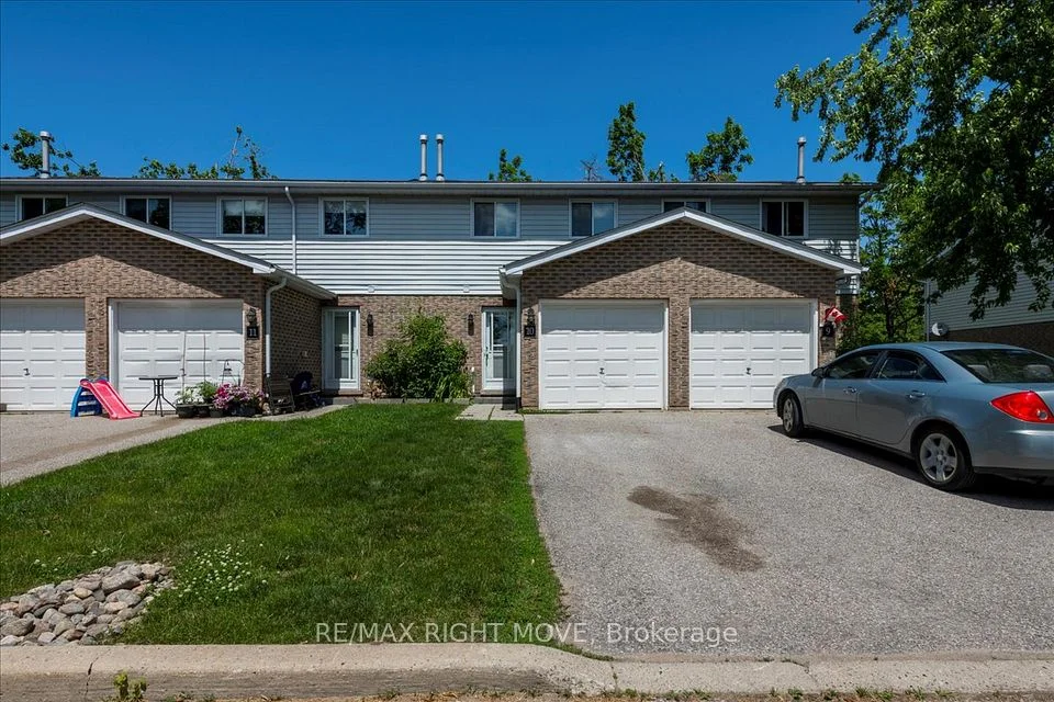 325 West Street N 10, Orillia, ON L3V 7P4