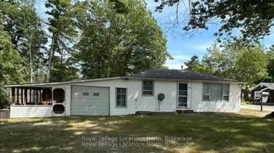 Detached in Wasaga Beach