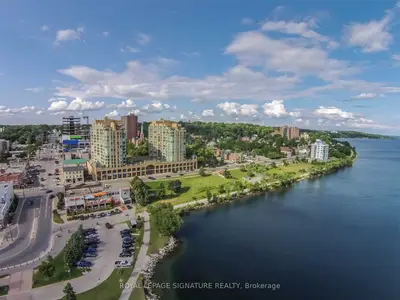 Condo Apartment in Barrie