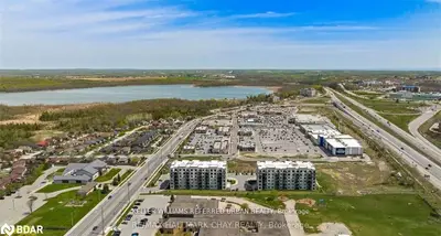 Condo Apartment in Barrie
