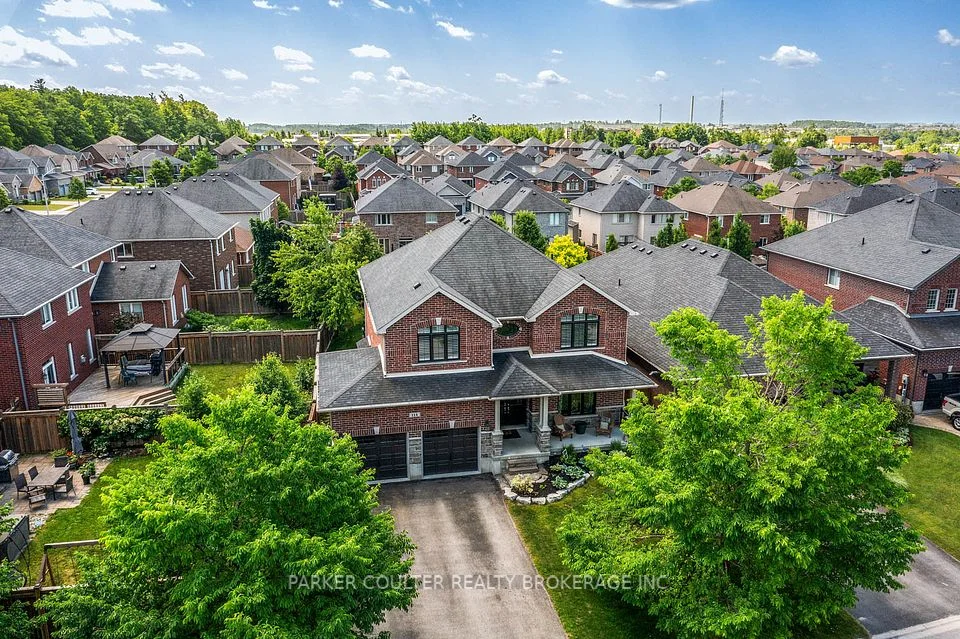 114 Jewel House Lane, Barrie, ON L4N 0T3