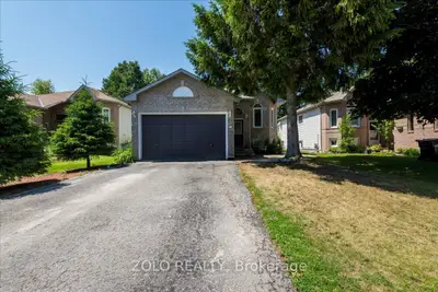 Detached in Wasaga Beach