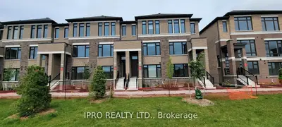 Att/Row/Townhouse in Barrie