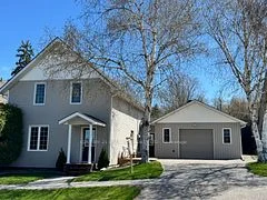 17 Peel Street, Penetanguishene, ON L9M 1A5