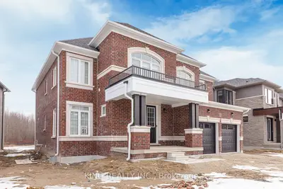 Detached in Wasaga Beach