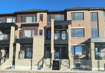 Condo Townhouse in Barrie