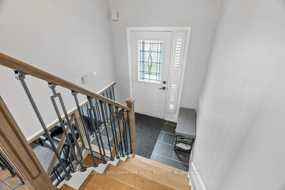 39 Toboggan Hill Drive, Orillia, ON L3V 7R1