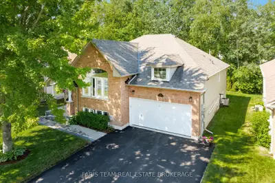 Detached in Wasaga Beach