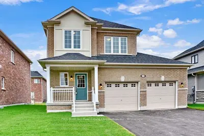 Detached in Clearview
