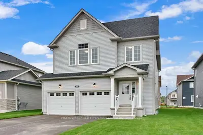 Detached in Clearview