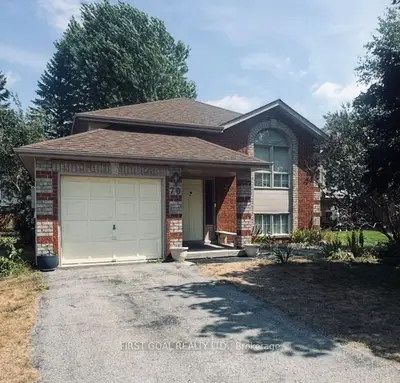 Detached in Wasaga Beach