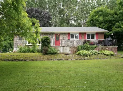 Detached in Springwater