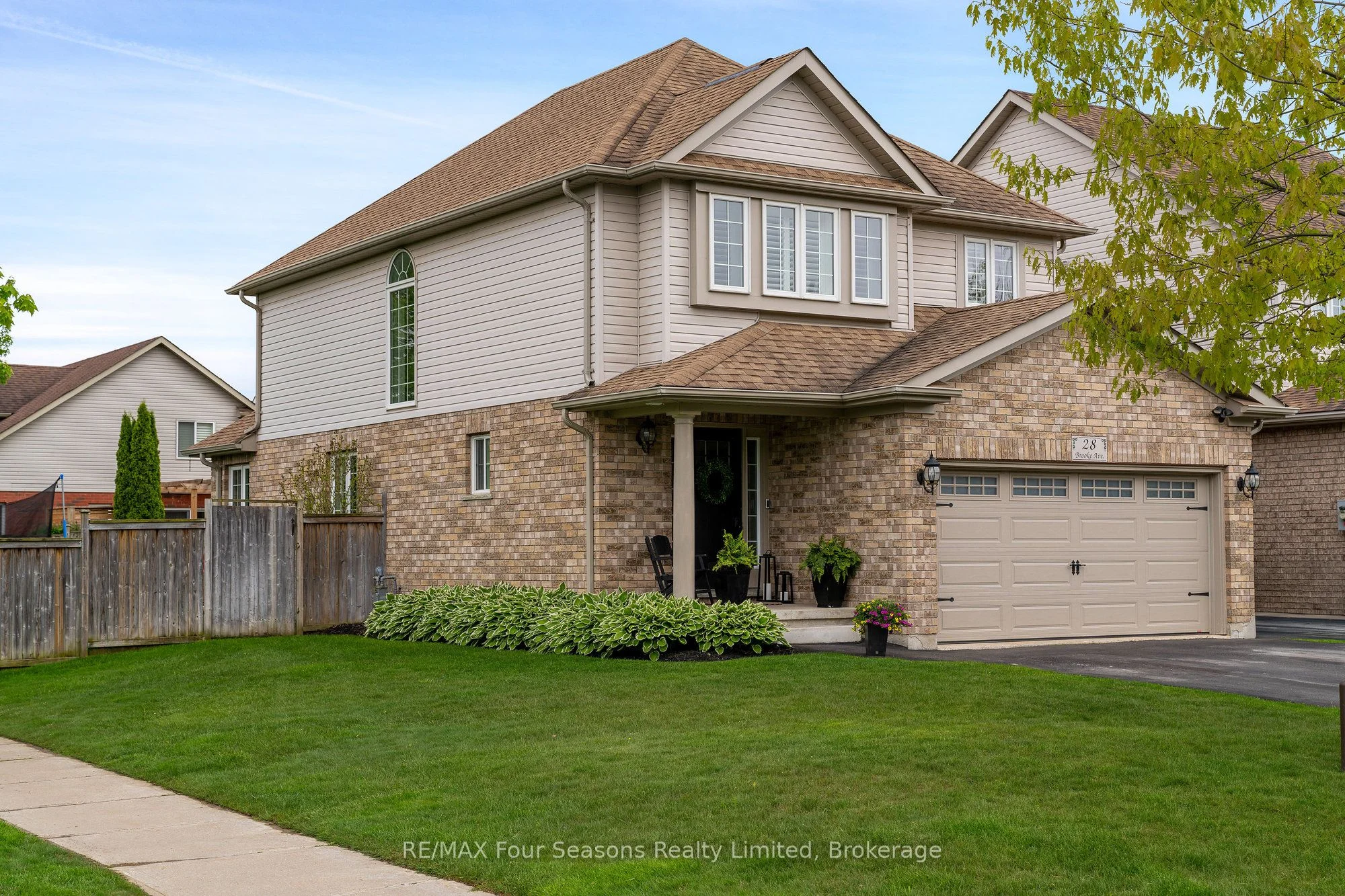 28 Brooke Avenue, Collingwood, ON L9Y 5L2